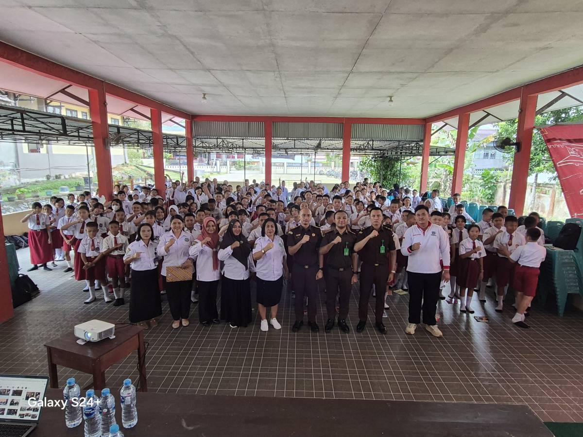 Jaksa Masuk Sekolah: Edukasi Hukum oleh Tim Intelijen Kejari Bengkayang